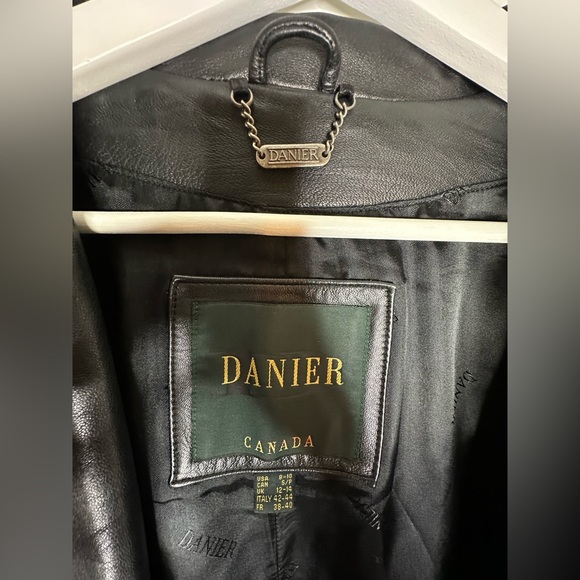 Danier Women’s Leather Jacket / Genuine Leather / Vintage Danier Leather - Picture 5 of 10